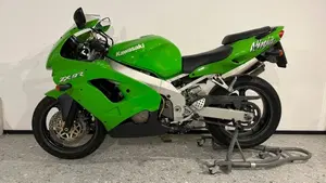 Kawasaki Ninja 900 ZX-9R (1998 - 01)  (2)