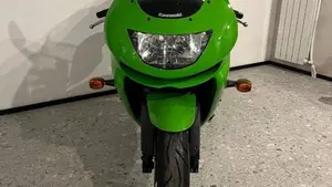 Kawasaki Ninja 900 ZX-9R (1998 - 01)  (3)