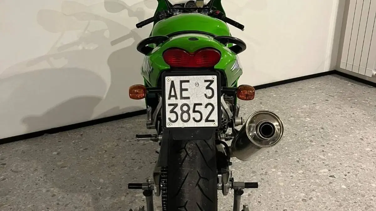 Kawasaki Ninja 900 ZX-9R (1998 - 01)  (4)