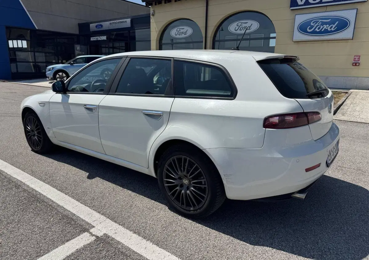 Alfa Romeo 159 2.0 JTDm Eco Distinctive (4)