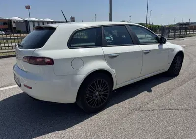 Alfa Romeo 159 2.0 JTDm Eco Distinctive (3)