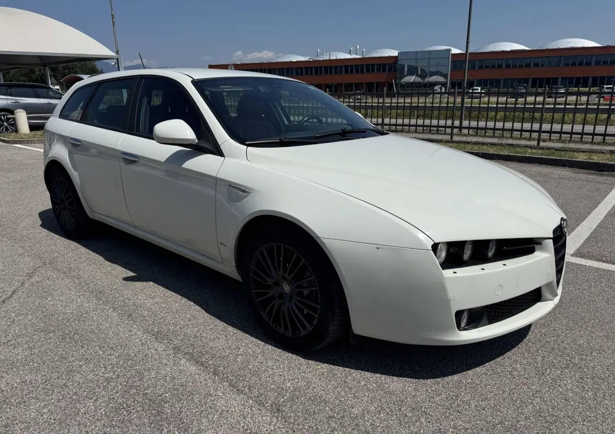 Alfa Romeo 159 2.0 JTDm Eco Distinctive (2)