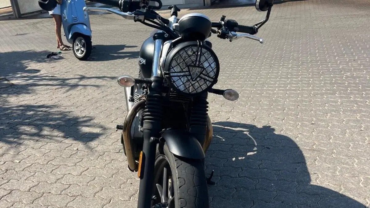 Triumph Street Twin 900 (2017 - 18)  (4)