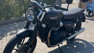 Triumph Street Twin 900 (2017 - 18)  (7)