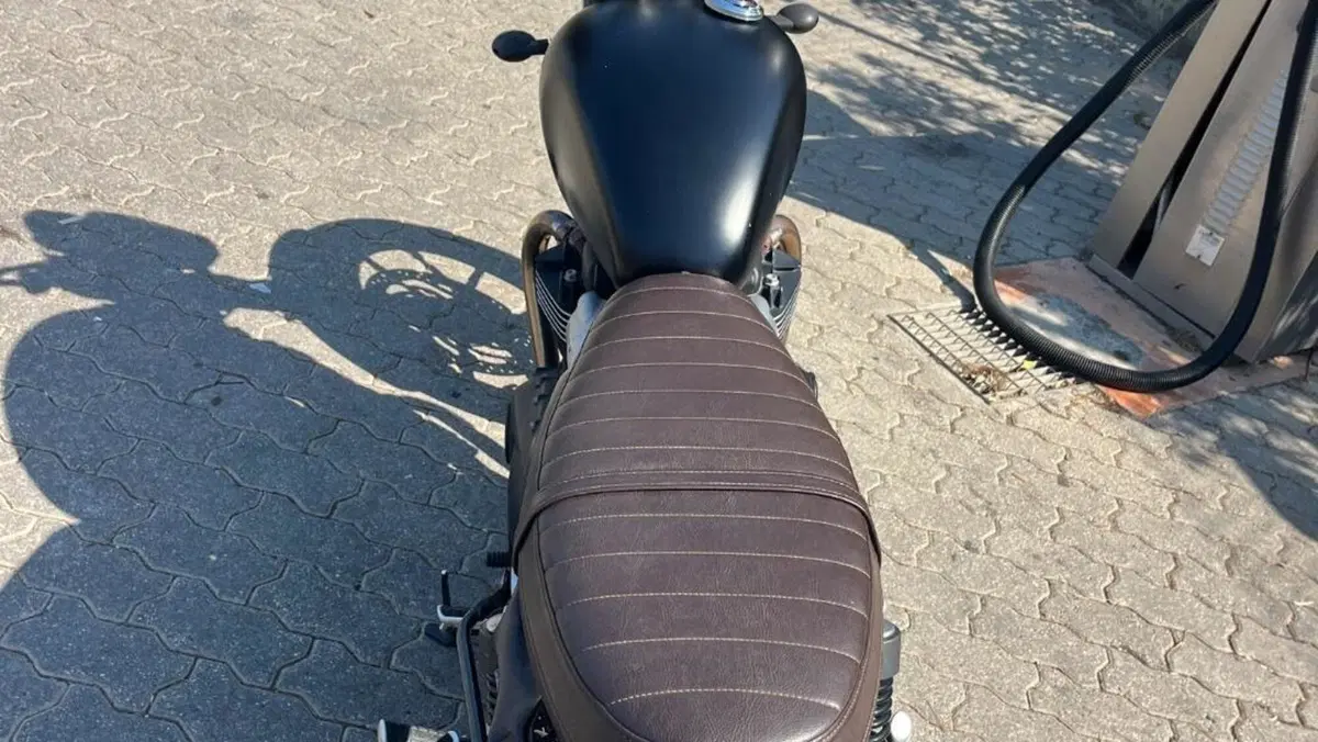 Triumph Street Twin 900 (2017 - 18)  (8)