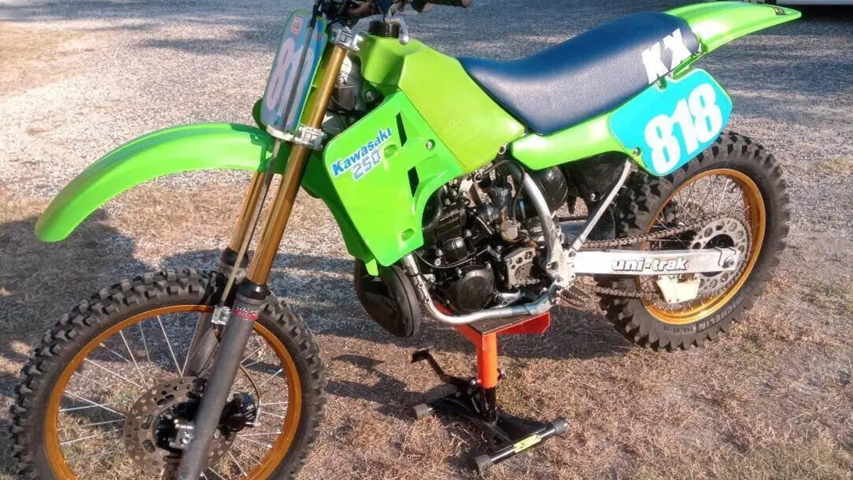 Kawasaki   (6)