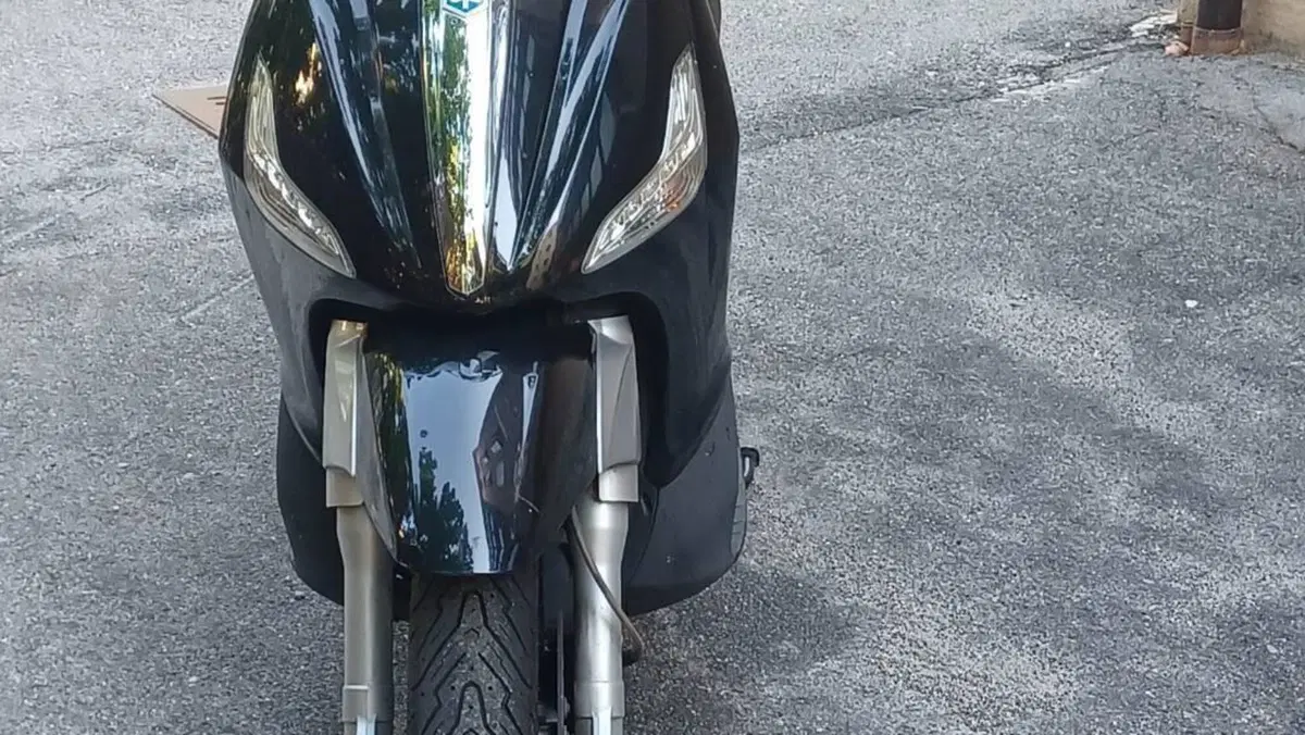Piaggio Beverly 300 i.e. (2010 - 16)  (2)