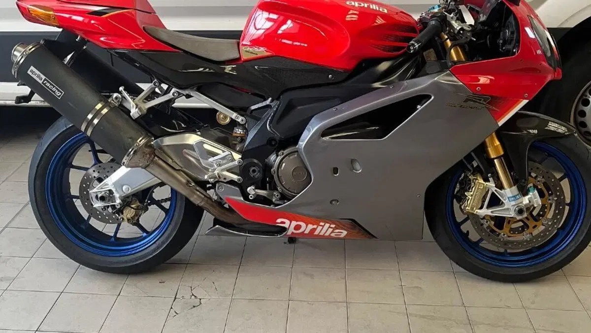 Aprilia RSV 1000 R (2004 - 05)  (2)