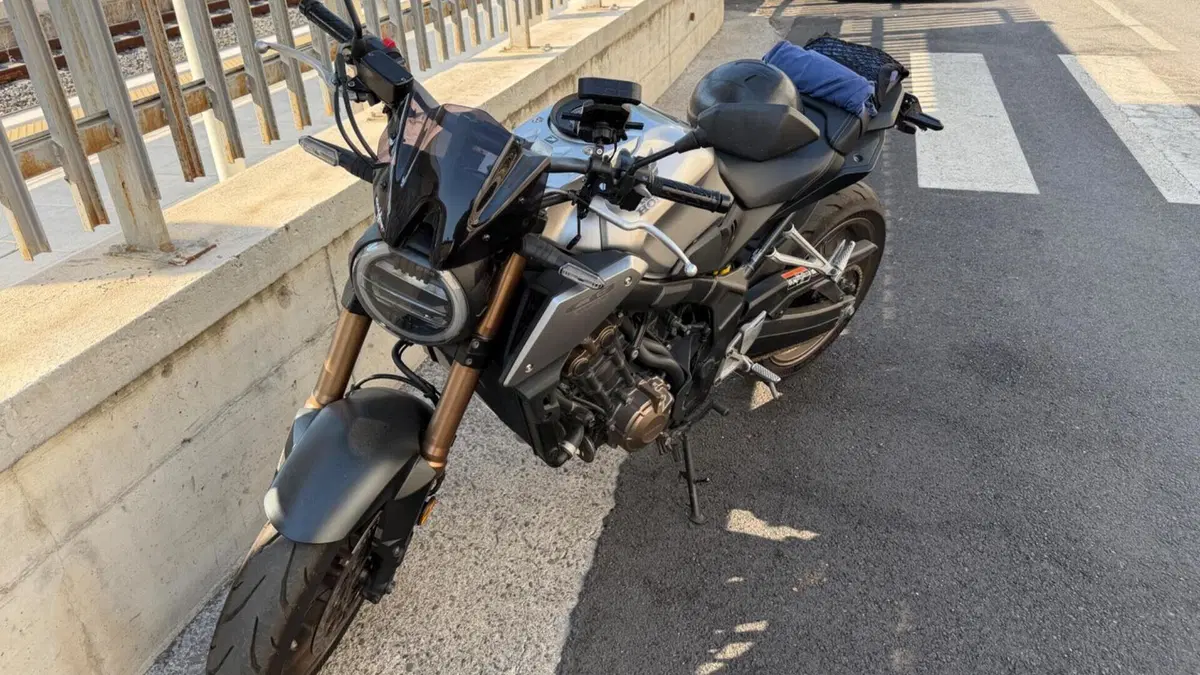 Honda CB 650 R (2019 - 20)  (2)