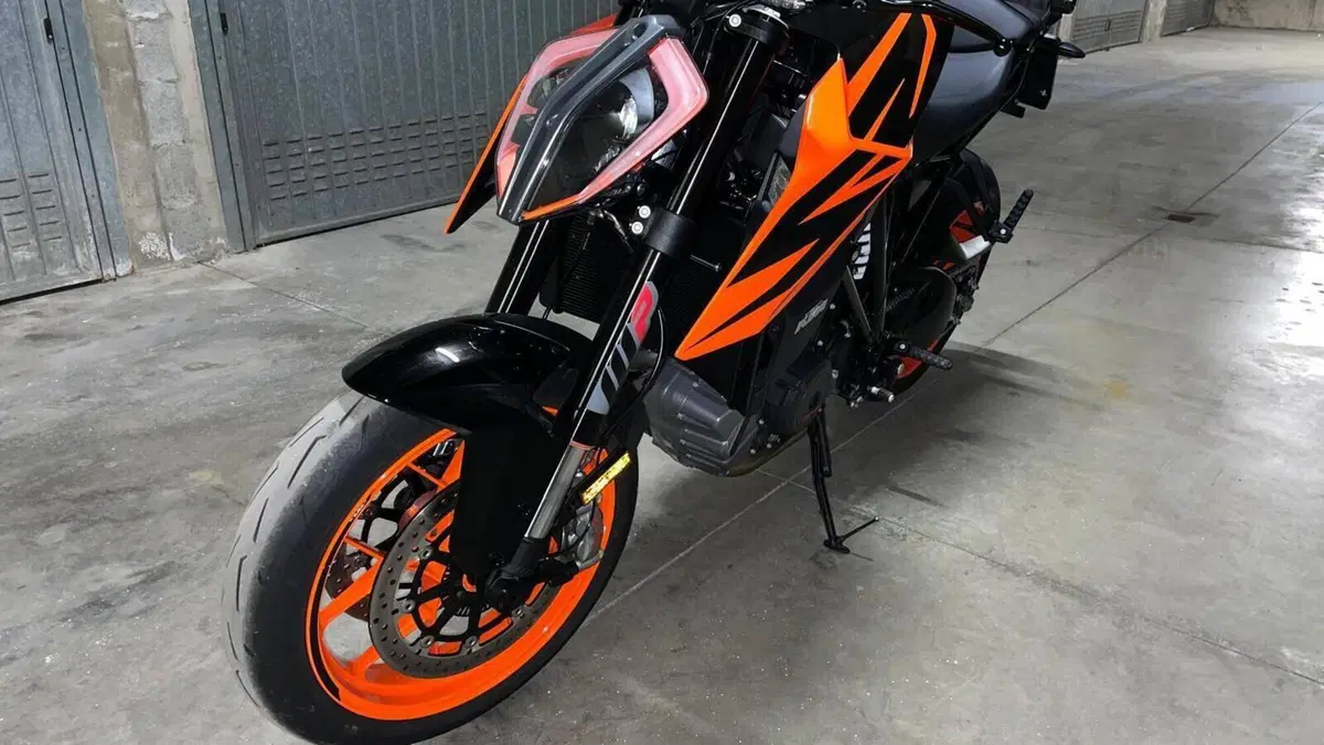 KTM 1290 Super Duke R (2020)  (3)