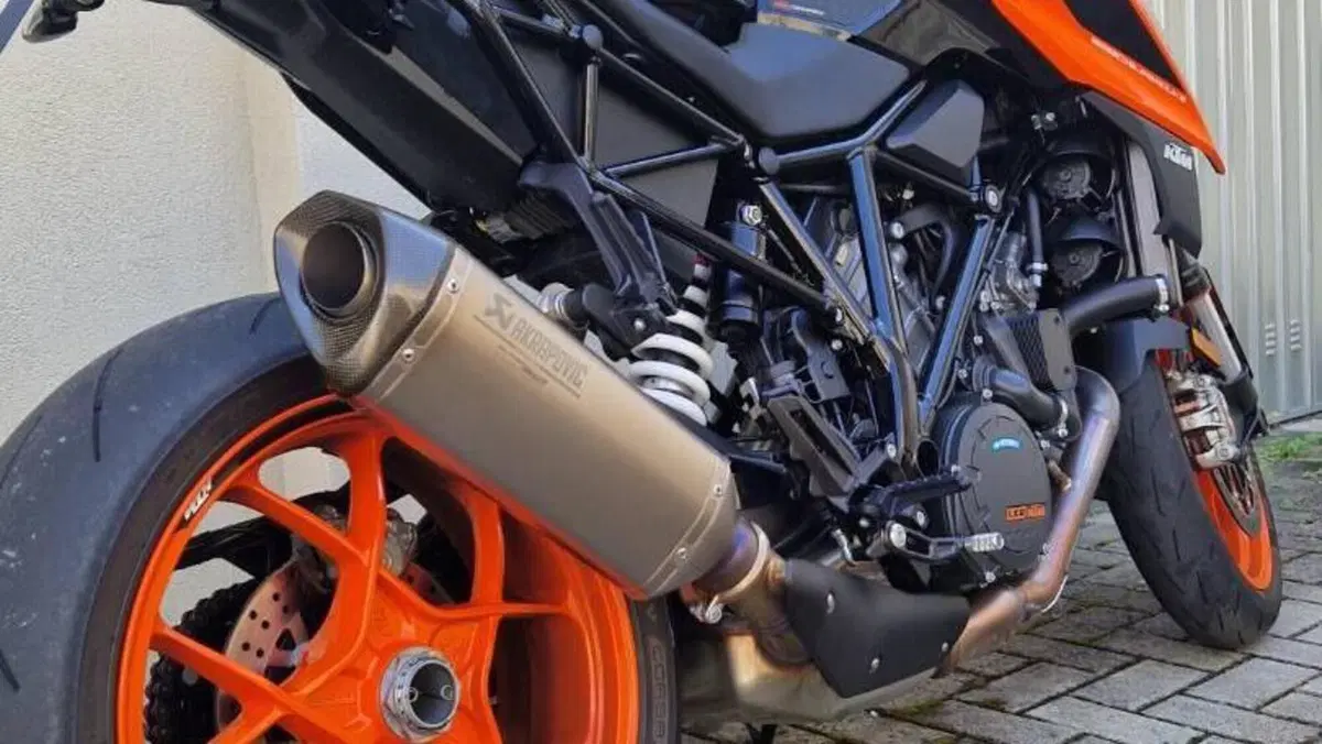 KTM 1290 Super Duke R (2020)  (4)