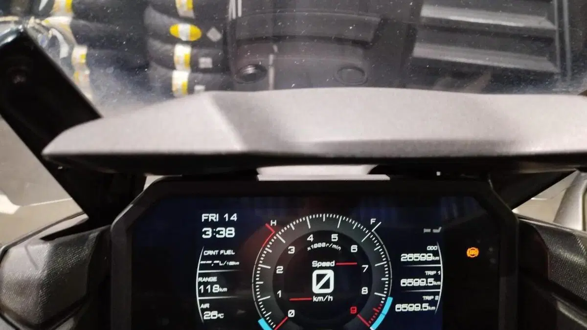 Yamaha T-Max 560 Tech Max (2022 - 24)  (5)