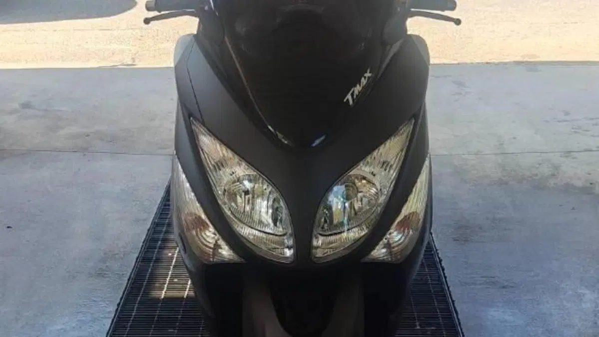 Yamaha T-Max 500 Tech Max (2011 - 13)  (2)