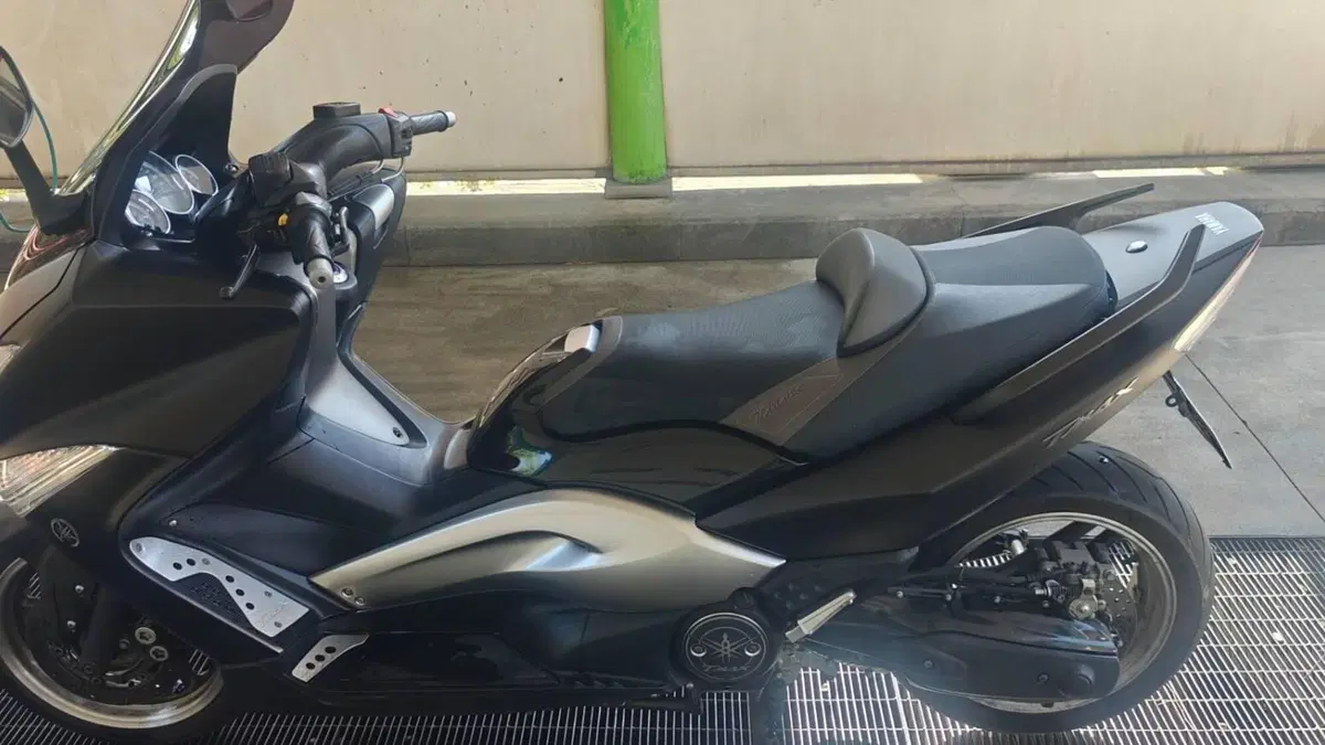 Yamaha T-Max 500 Tech Max (2011 - 13)  (3)