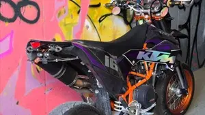 KTM 690 Supermoto  (2)