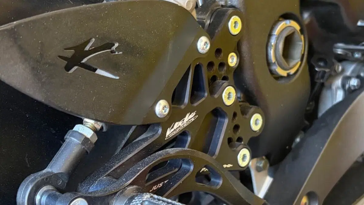 Yamaha YZF R6 (2006 - 07)  (7)