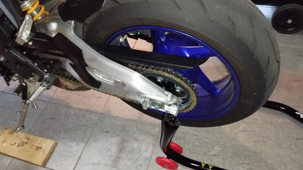 Yamaha MT-10 SP (2022 - 25)  (7)