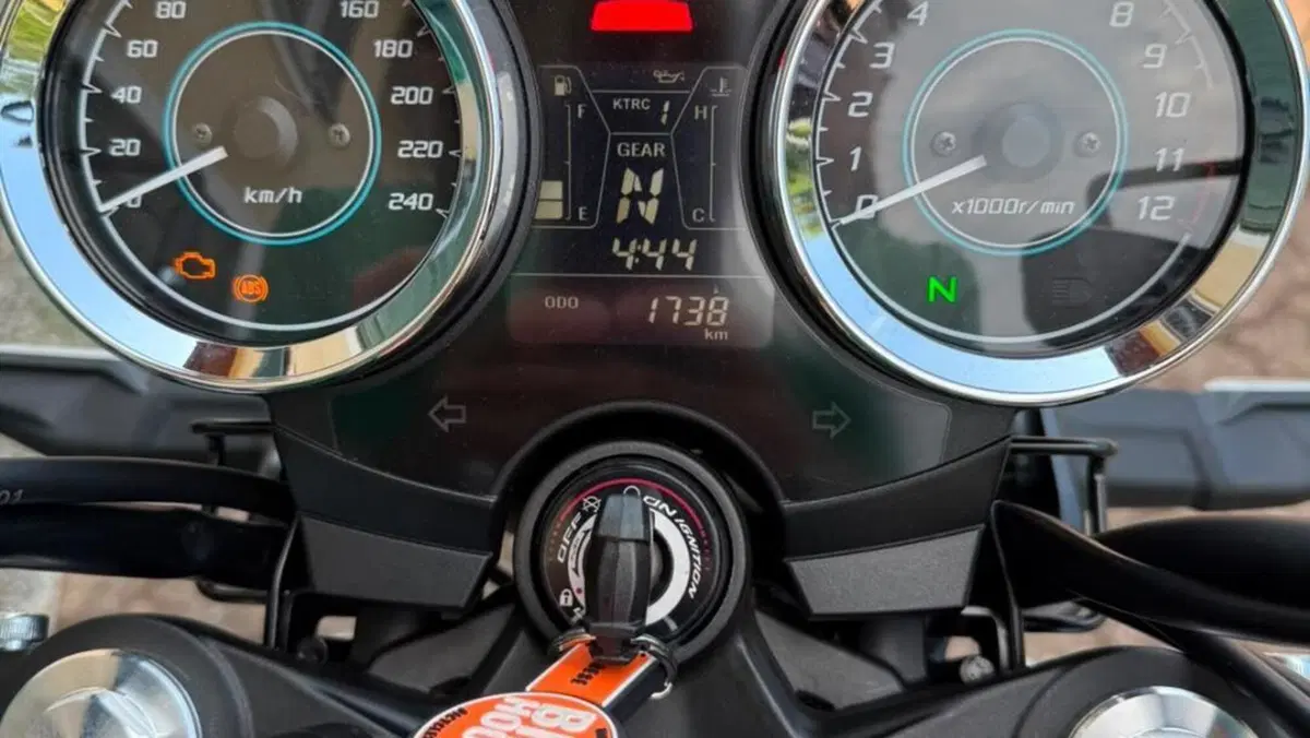 Kawasaki Z 650 RS (2025 - 26)  (4)