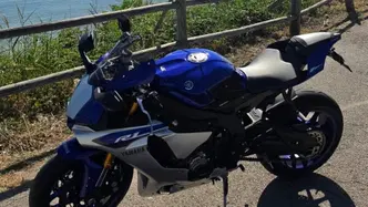 Yamaha YZF R1 (2015 - 16) usata