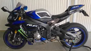 Yamaha YZF R1 (2015 - 16)  (2)