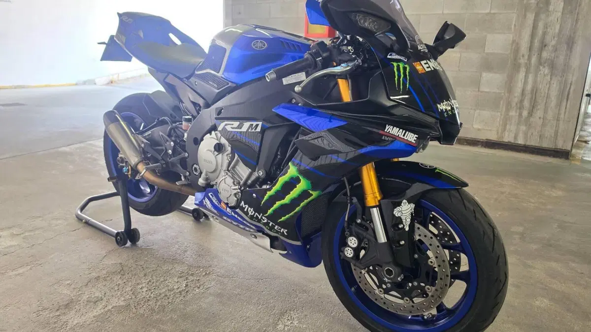 Yamaha YZF R1 (2015 - 16)  (5)