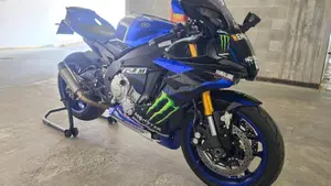 Yamaha YZF R1 (2015 - 16)  (5)
