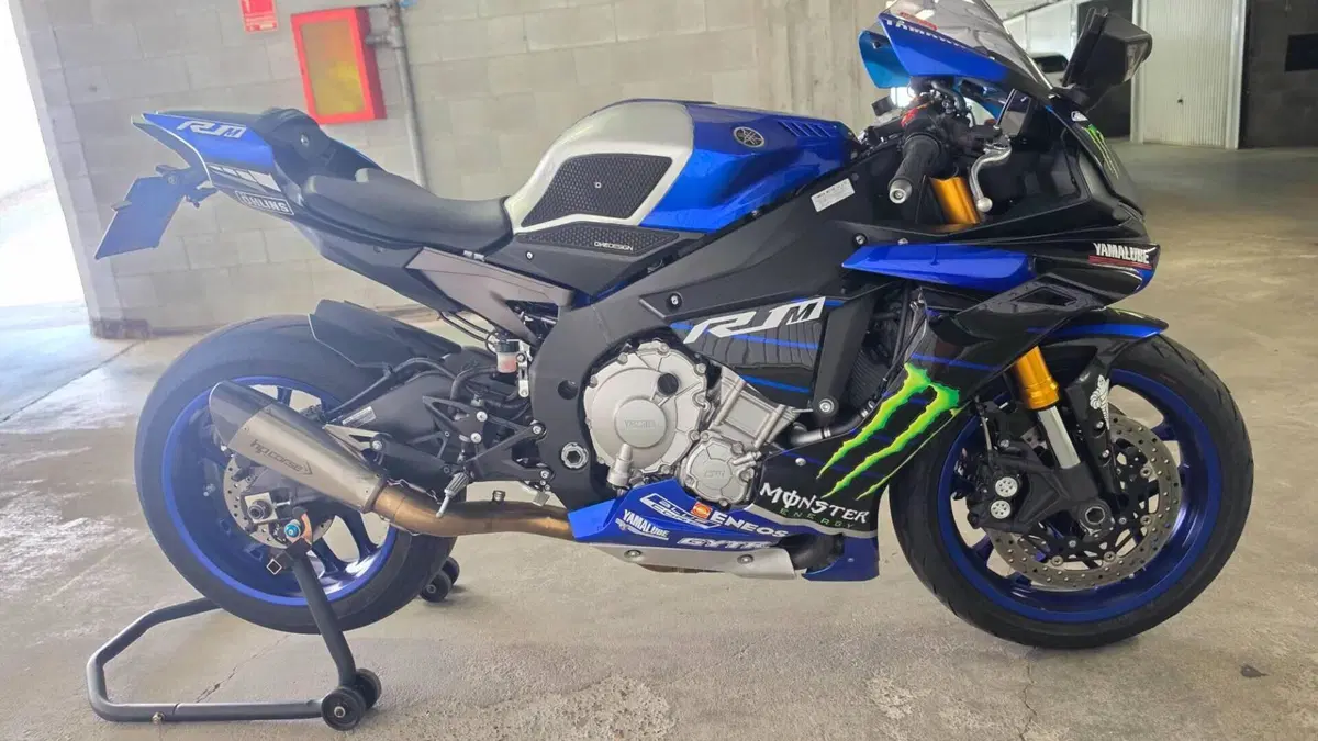 Yamaha YZF R1 (2015 - 16)  (6)