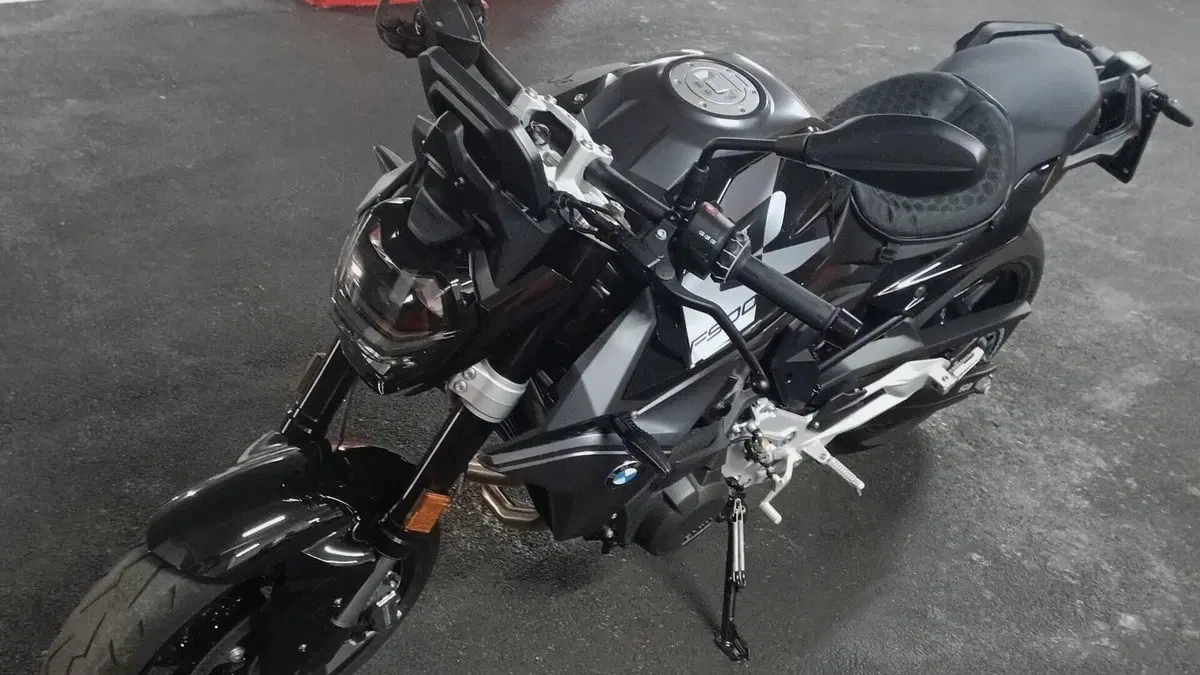 Bmw F 900 R (2025 - 27)  (2)