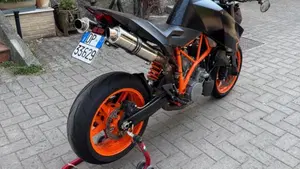 KTM 990 Super Duke R (2009 - 11)  (2)
