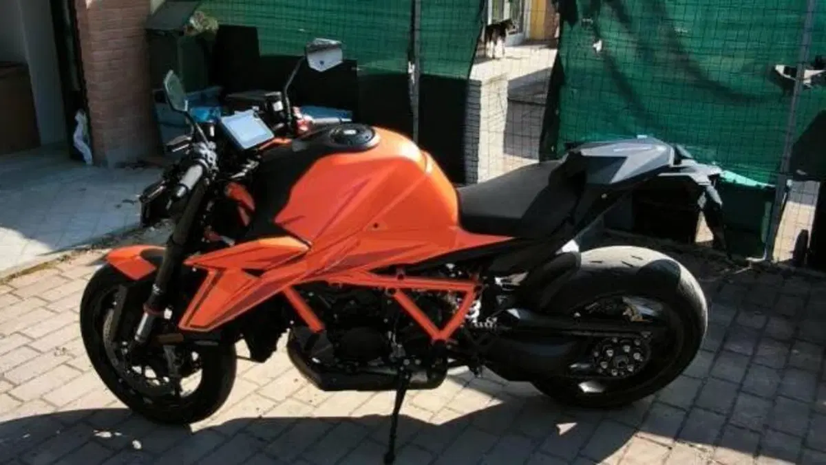 KTM 1390 Super Duke R (2024 - 26)  (4)