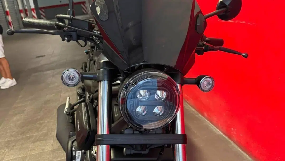 Honda Rebel 250 (2000 - 03)  (7)