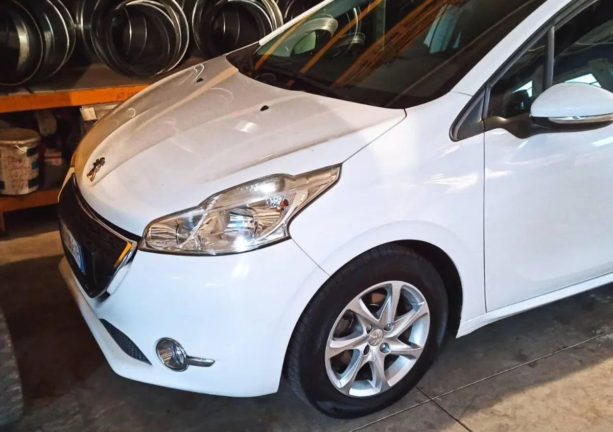 Peugeot 208 82 5 porte Allure (17)