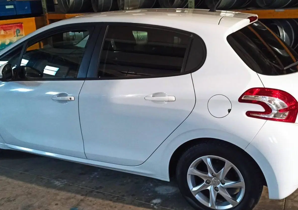 Peugeot 208 82 5 porte Allure (18)