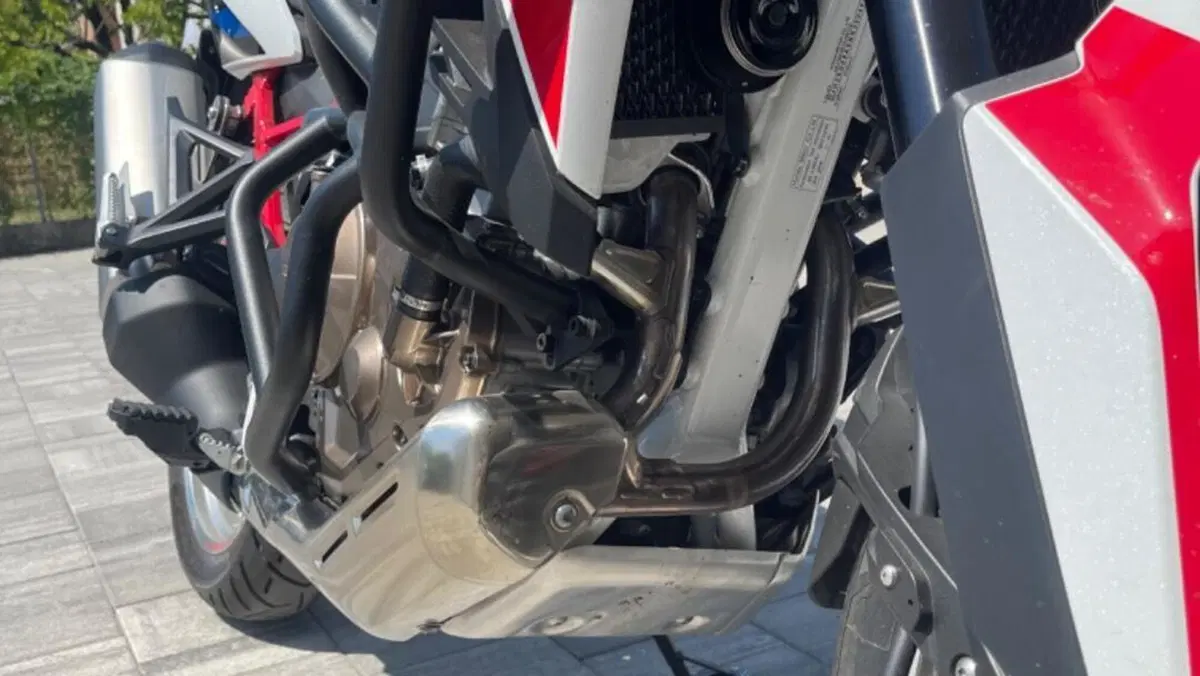 Honda Africa Twin CRF 1100L (2020 - 21)  (10)