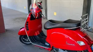Vespa GTS 300 (2010 - 14)  (2)