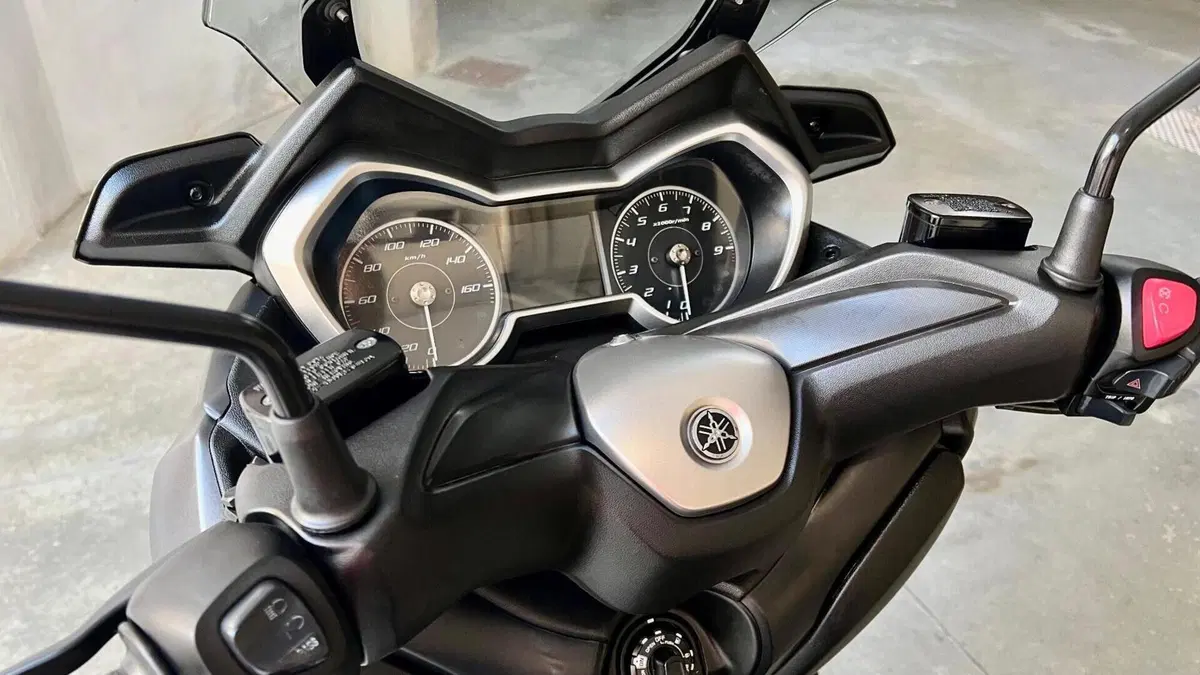 Yamaha X-Max 300 ABS (2017 - 20)  (6)