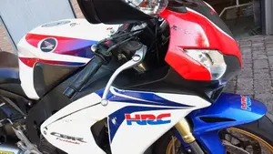 Honda CBR 1000 RR Fireblade (2008 - 11)  (5)
