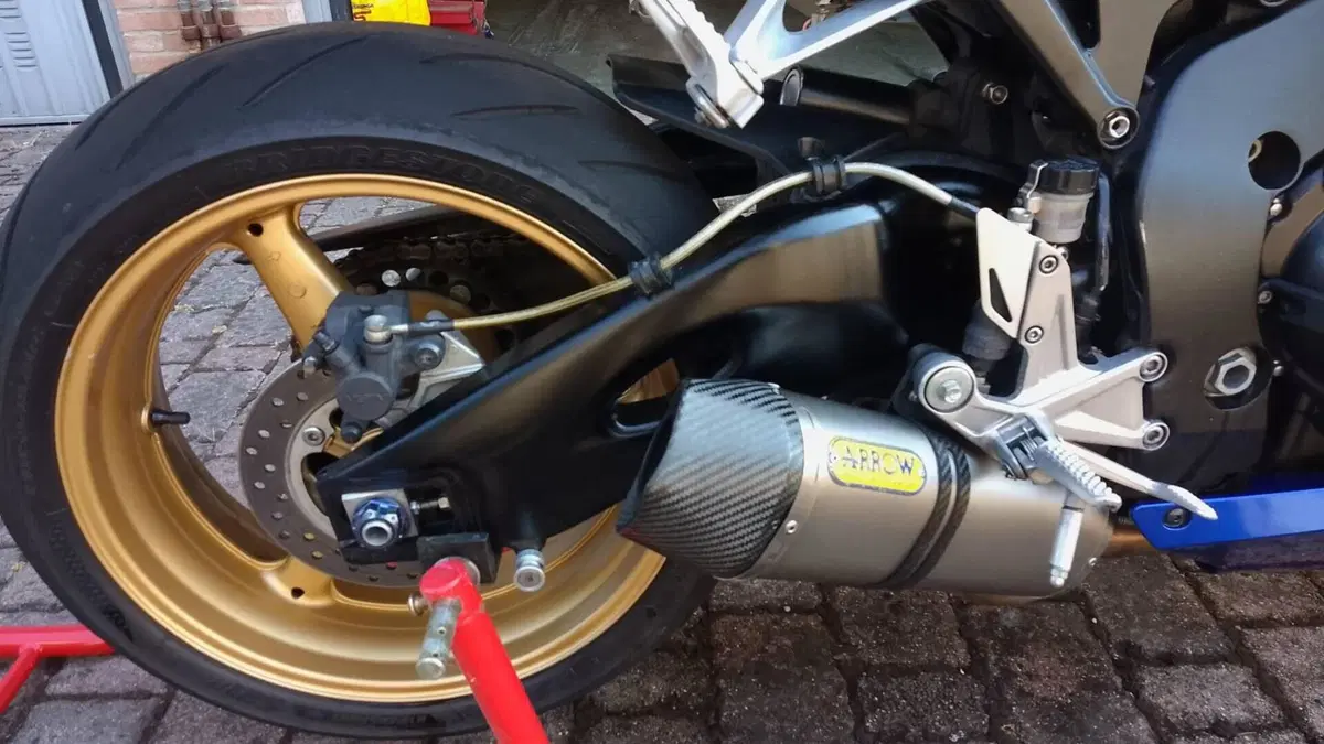 Honda CBR 1000 RR Fireblade (2008 - 11)  (6)