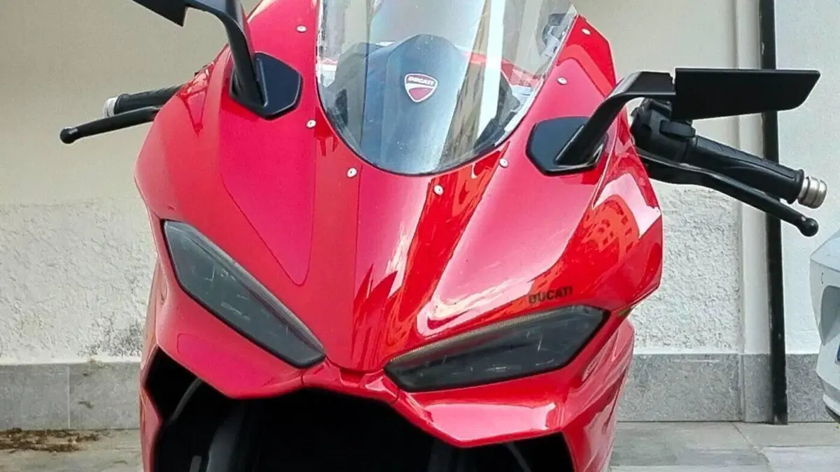Ducati Panigale V2 (2025 - 26)  (2)