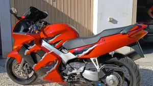 Honda VFR 800 (1998 - 01)  (2)