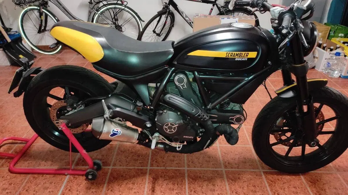 Ducati Scrambler 800 Full Throttle (2015 - 16) 