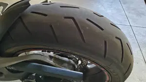 Triumph Speed Triple 1050 RS (2018 - 20)  (2)