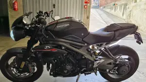 Triumph Speed Triple 1050 RS (2018 - 20)  (7)