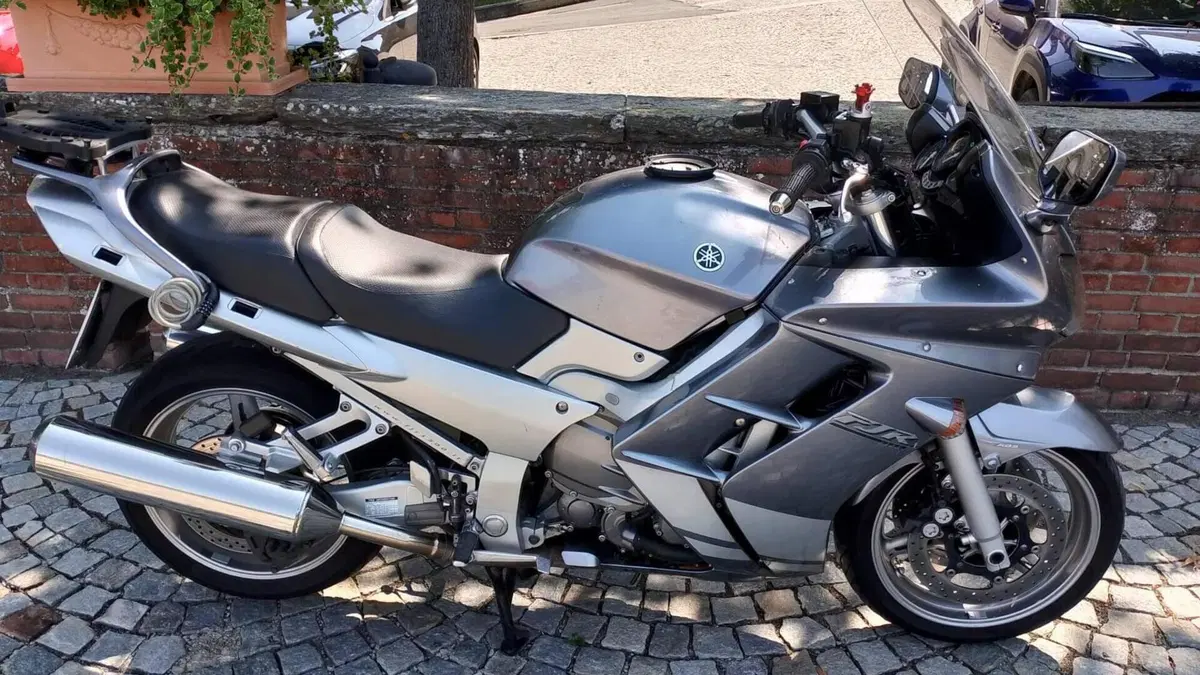 Yamaha FJR 1300 ABS (2005 - 06)  (4)
