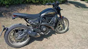 Ducati Scrambler 800 Full Throttle (2025 - 26) 
