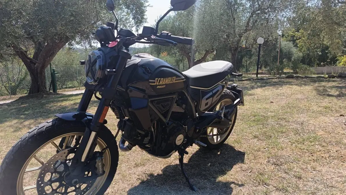 Ducati Scrambler 800 Full Throttle (2025 - 26)  (2)
