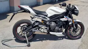 Triumph Street Triple RS (2017 - 19)  (3)