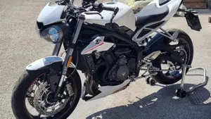 Triumph Street Triple RS (2017 - 19)  (6)