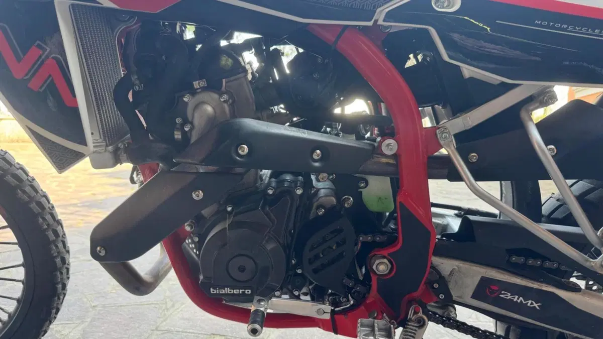 Swm RS 125 R (2021 - 23)  (6)