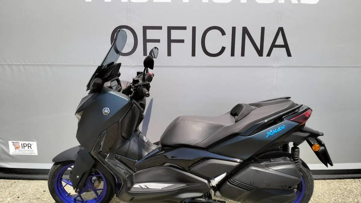 Yamaha X-Max 300 (2021 - 24)  (2)